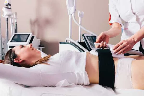 woman having body sculpting to help improve her body image and her mental health Melton Mowbray